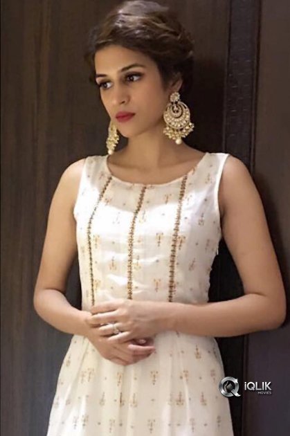 Shraddha-Das